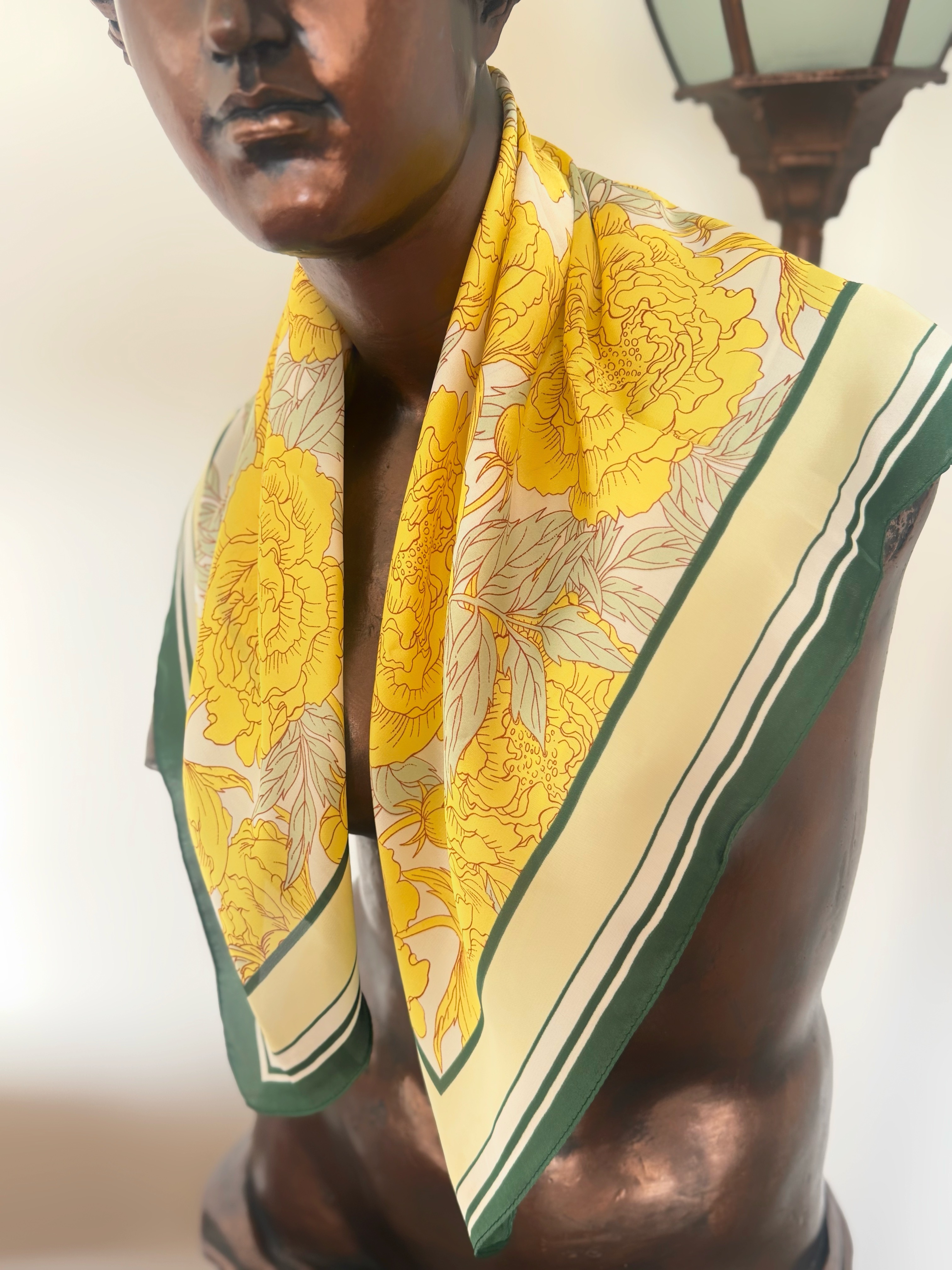 Bufanda Floral Amarilla 